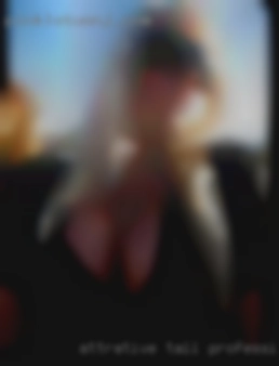 Attrative BBW women in Rockford tall professional.